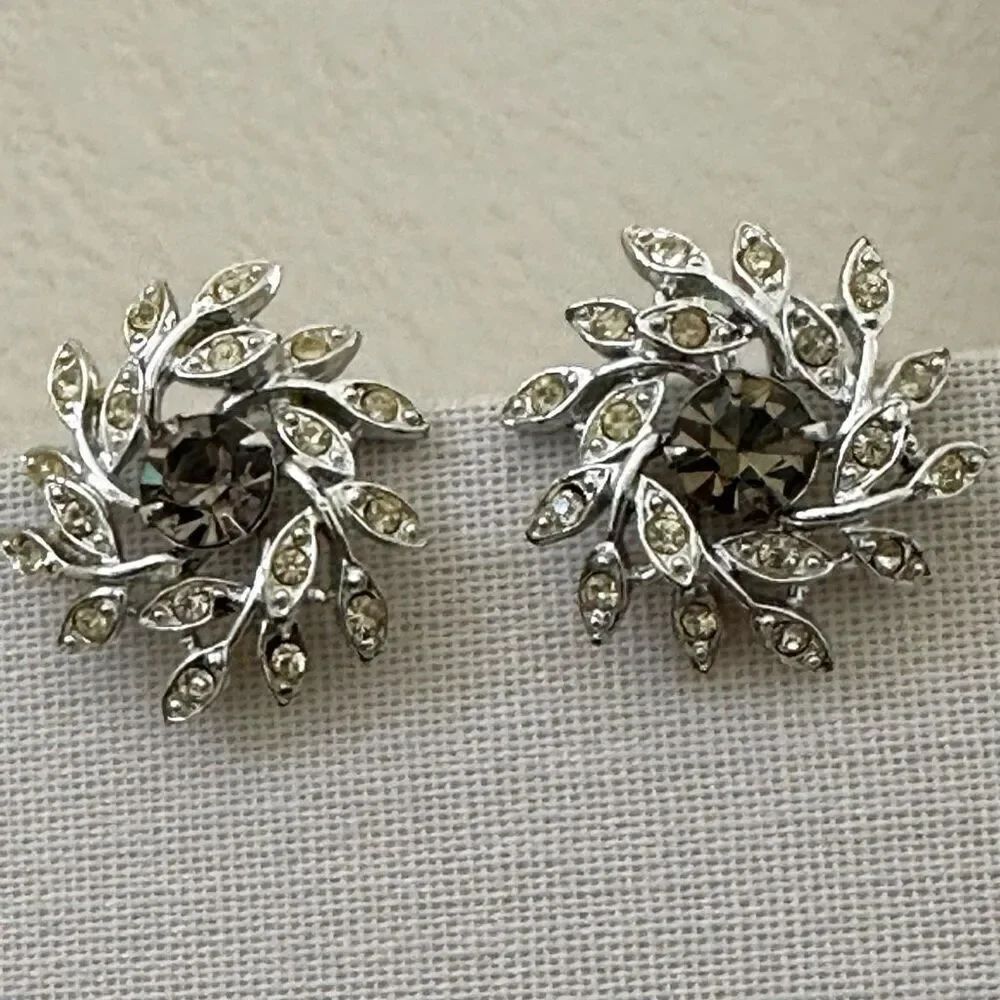 Sarah Coventry smoky crystal flower rhinestone clip on earrings